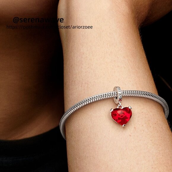 Pandora Disney Mickey & Minnie Mouse Kiss Red Murano Glass Dangle Charm - Picture 4 of 5